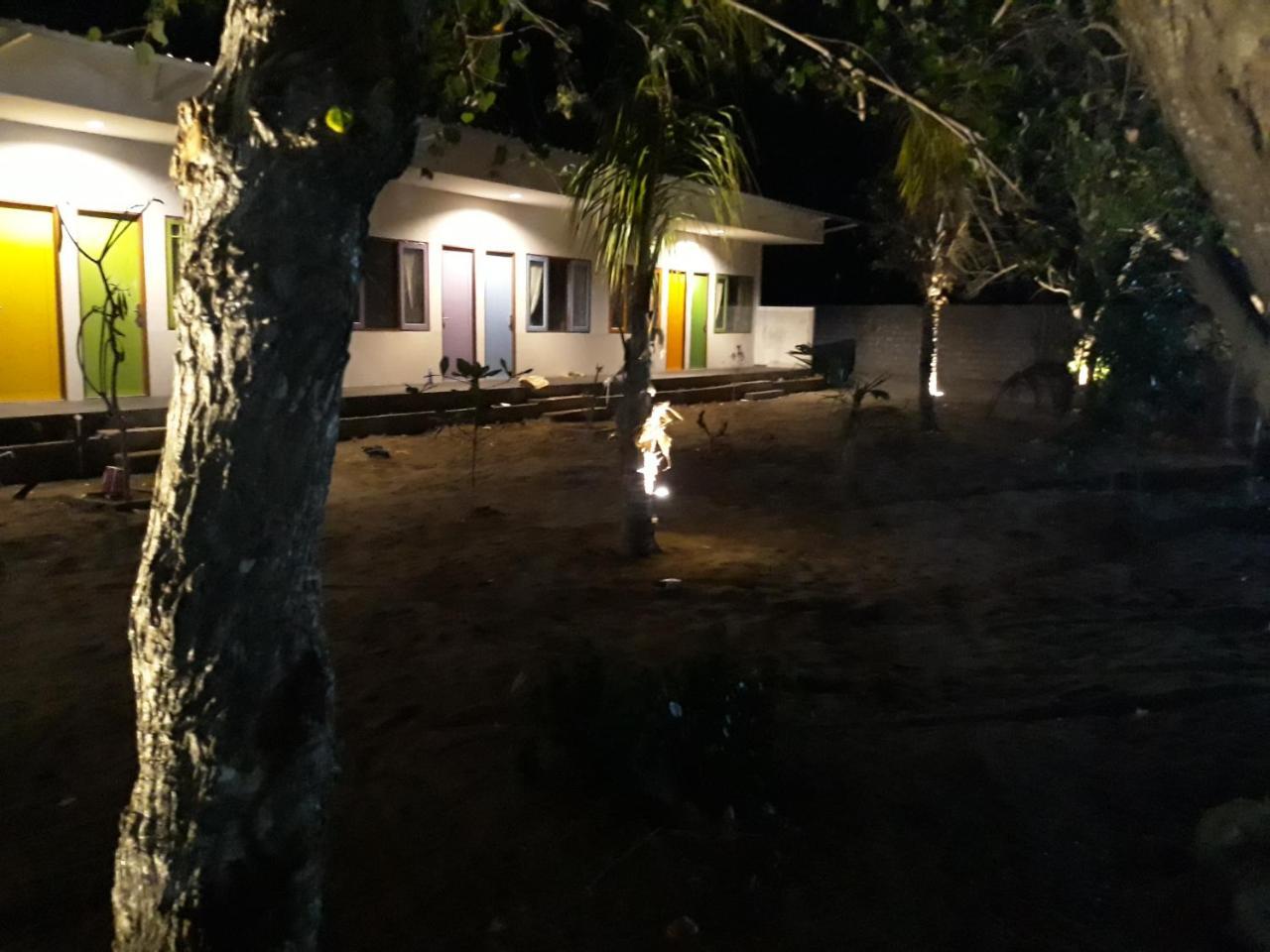 Bujang Lapuk Hostel Sekotong Exterior foto