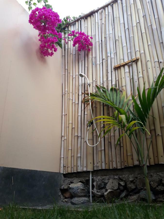 Bujang Lapuk Hostel Sekotong Exterior foto